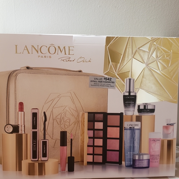 Makeup Holiday Gift Set 222 Poshmark